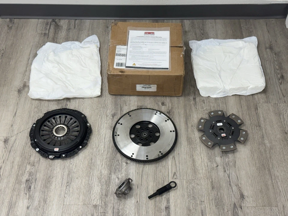 KIT EMBRAGUE DE COMPETICIÓN Y VOLANTE LIGERO PARA SUBARU WRX STAGE 4 2006-2017 Foto 1 de 4