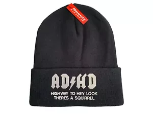Berretto ADHD con linea divertente strap su un cappello berretto nero. - Foto 1 di 1