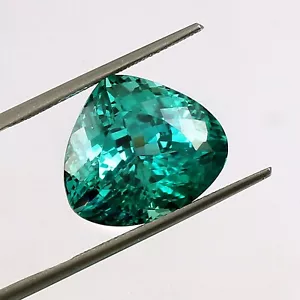 AAA Natural Green Bi-Color Montana Sapphire Loose Heart Gemstone Cut 18.20 Ct - Picture 1 of 6