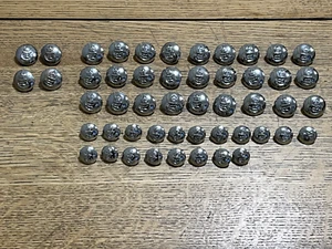 WW2 ROYAL NAVY BUTTONS SMITH & WRIGHT FIRMIN & OTHERS KINGS CROWN - Picture 1 of 15