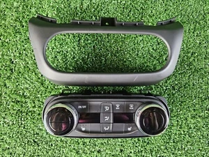 2021 - 2023 Chevrolet Trailblazer A/C Climate Temperature Control + Bezel - Picture 1 of 4