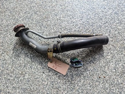 Pescoço de enchimento de combustível Mazda Miata 90-97 fabricante de equipamento original - Imagem 1 de 4