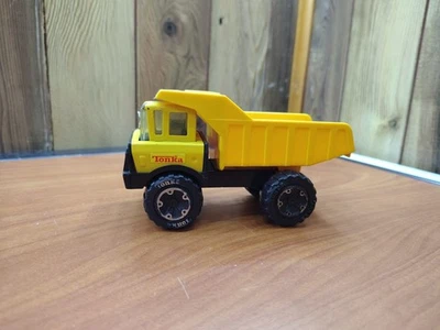 Mini caminhão basculante Tonka vintage 5,5" amarelo fundido/plástico brinquedo pequeno 812789-A - Imagem 1 de 3