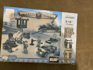 ARMY Block Tech Figures Special Forces MILITARY BASE 400 Plus Pieces Used - Picture 1 of 7