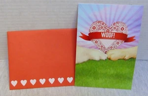 Tarjeta de San Valentín Leanin' Tree ¡Woof! Corazón con sobre - Imagen 1 de 3