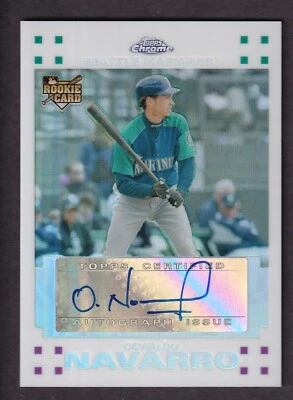 Oswaldo Navarro 2007 Topps Chrome Rookie Autograph  #363 White Refractor /200 - Image 1 of 2