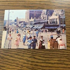 Vintage Postcard Atlantic City Strolling New Jersey C1970 -A7 - Picture 1 of 2
