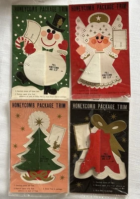 Lote de 4 etiquetas/adornos de paquete de regalo de Navidad de panal 3D de colección con sello difícil de conseguir Foto 1 de 4