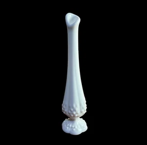 Jarrón Fenton Hobnail de vidrio con leche sello elevado de 10" vintage blanco arte decoración de vidrio - Imagen 1 de 5