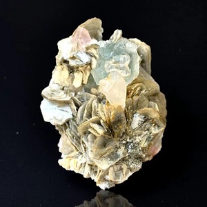 Dazzling fluorite With Apatite, aquamarine quartz And Muscovite - Picture 1 of 5