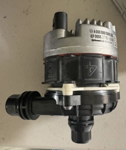 Mercedes Kühlmittelpumpe W463 AMG G63 W253 GLC63 GT C190 W205 EQA EQC A B-Klasse - Bild 1 von 3