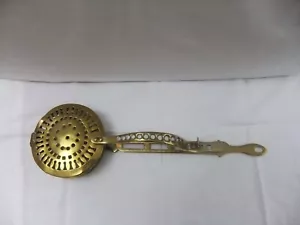 Antiker durchbohrter Messing Kastanienbräter Wandbehang Länge 41 cm Pfanne 12 x 12 cm - Bild 1 von 12