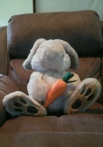 Juguete de peluche animal de peluche JC Penney GRANDE hermoso conejo de Pascua 20" de alto J3 - Imagen 1 de 6
