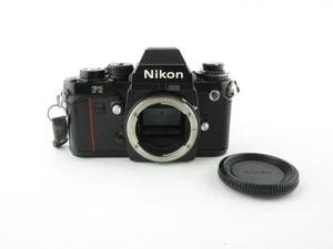 Nikon F3 SLR Spiegelreflexkamera mit body cap