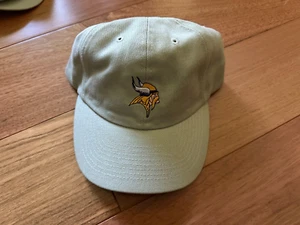 VINTAGE VIKINGS KHAKI TAN LOW PROFILE CAP EMBROIDERED NEW NEVER WORN ADJUSTIBLE - Picture 1 of 3