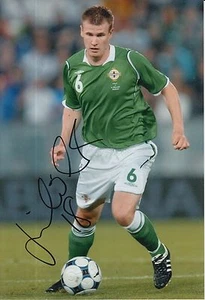 NORTHERN IRELAND HAND SIGNED MICHAEL O'CONNOR 12X8 PHOTO. - Imagen 1 de 1
