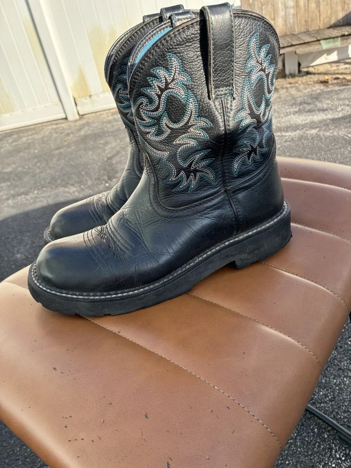 BOTAS VAQUERAS ARIAT MUJER NEGRAS / TALLA 9.5 B / MUY BUEN ESTADO USADAS Foto 1 de 4