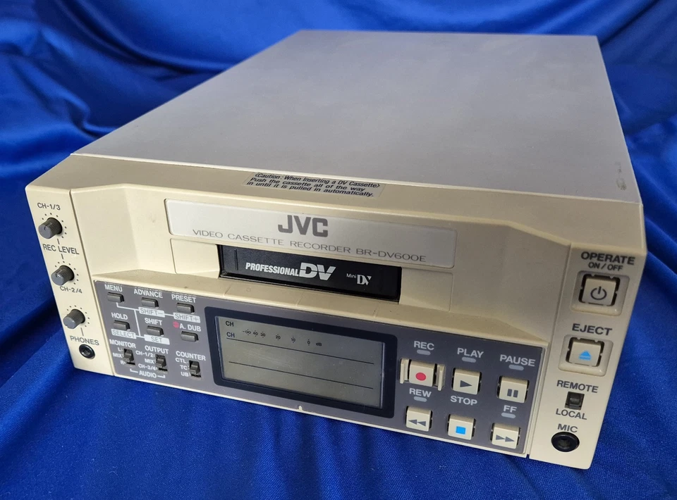 JVC Mini-DV Recorder BR-DV600E nur 143 Kopfstunden, defekt - Bild 1 von 4