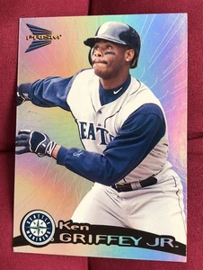 1999 Pacific Prism: #133 Ken Griffey Jr. Seattle Mariners quasi nuovo - Foto 1 di 3