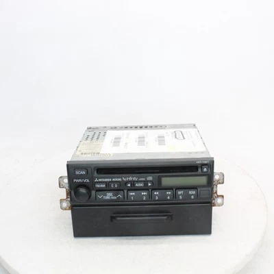 Número de pieza de radio Mitsubishi Montero 2001 - 638-57618B Foto 1 de 4