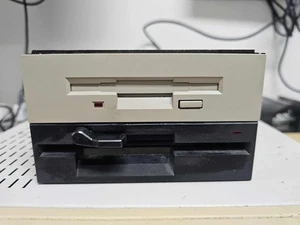 Rare IBM Compatible 5150 5160 Chinon F-502L 5.25 Floppy Drive & 3.5" w/enclosure - Afbeelding 1 van 5