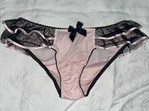 VICTORIA'S SECRET Woman’s S Panties PINK Double RUFFLE Hi Cut Pin-Up Boudoir Vtg - Picture 1 of 11