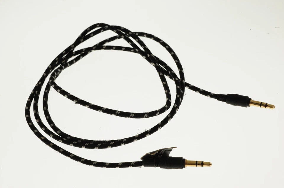 2.5mm jack plug extension lead 1m long. Excellent condition. - Image 1 of 1