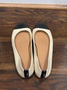 Franco Sarto Damen-Ballerinas 6,5 M rund geschnitten Slipper beige und schwarz - Bild 1 von 1