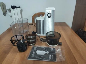 Centrifuga estrattore di succo a freddo Ariston Hotpoint - Foto 1 di 8