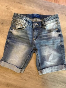 Arizona Blue Denim Bermuda Shorts girls size 7 with adjustable waist. - Picture 1 of 4
