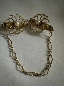 Vintage 50er Jahre Pullover Clip. Gold Metall Pullover Clip mit Perlen B12 - Bild 1 von 7