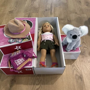 American Girl GOTY 2021 Kira Bailey Puppe mit Zubehör & Koala EUC - Bild 1 von 13