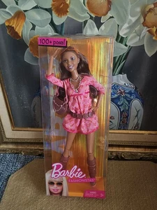 Muñeca Barbie 2009 Barbie Fashionistas ARTSY NIKKI totalmente articulada 100+ posturas - Imagen 1 de 19