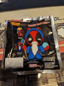 *Wizard Deadpool* Monogram 3D Figural Magnet - Picture 1 of 2