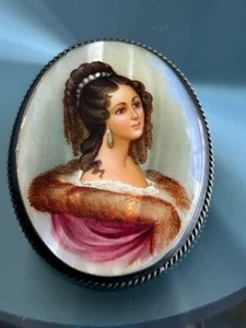 Antique Hand Painted Russian Mother of Pearl Lady Portrait Pin Brooch - Signed - Picture 1 of 10