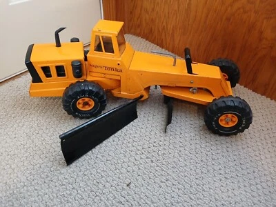 Tonka Mighty Road Grader 1970s Rare Orange! Excellent Condition  - Image 1 of 4