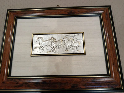 Bassorilievo in argento con cornice in legno OTTAVIANI Cavalli al galoppo - Immagine 1 di 4