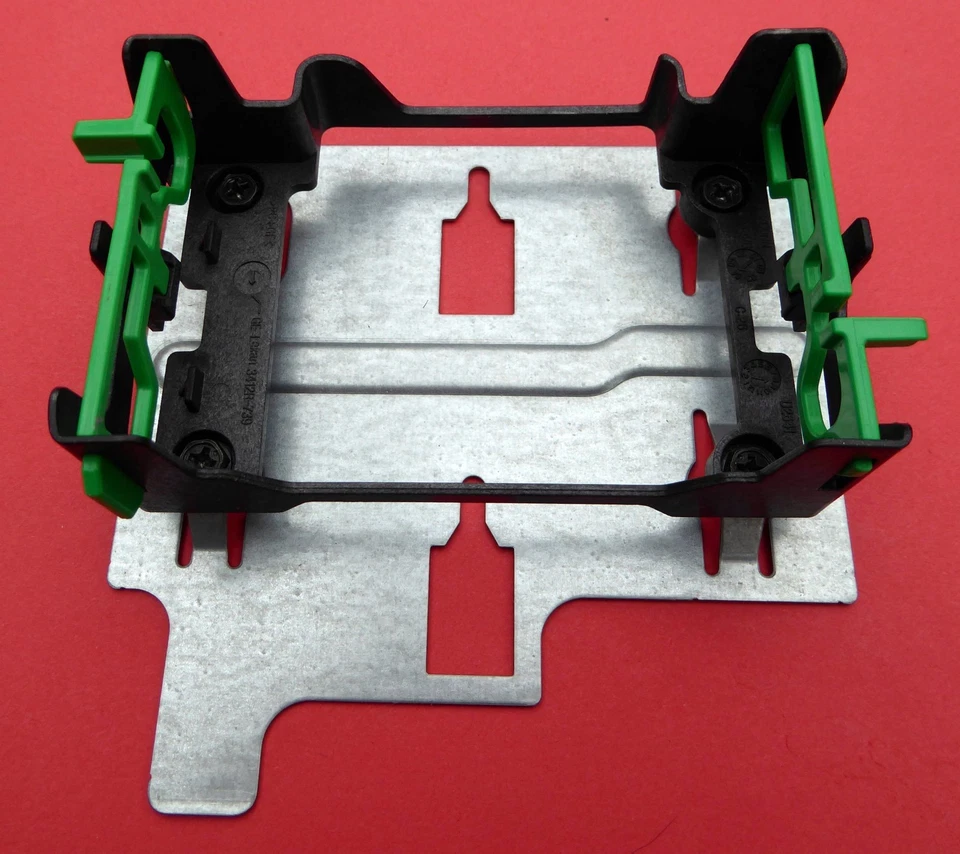 DELL OPTIPLEX GX280 HEATSINK & FAN MOUNTING BRACKET WITH OTHER PARTS - Image 1 of 1