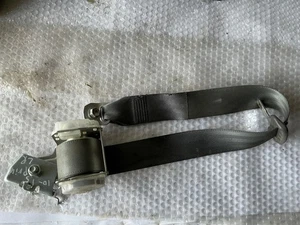 Seat Belt Gray Retractor 2010 2015 Toyota Prius L/R Rear Driver S-135p - Picture 1 of 4
