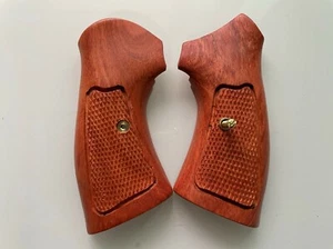 Gorgeous Grip For Ruger SP 101 Checkering Hardwood NO Groove Handmade Craft - Picture 1 of 7