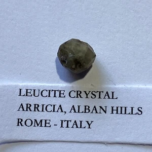 LEUCITE CRYSTAL FROM ARRICIA, ALBAN HILLS, ROME, ITALY. MF4266 - Foto 1 di 13