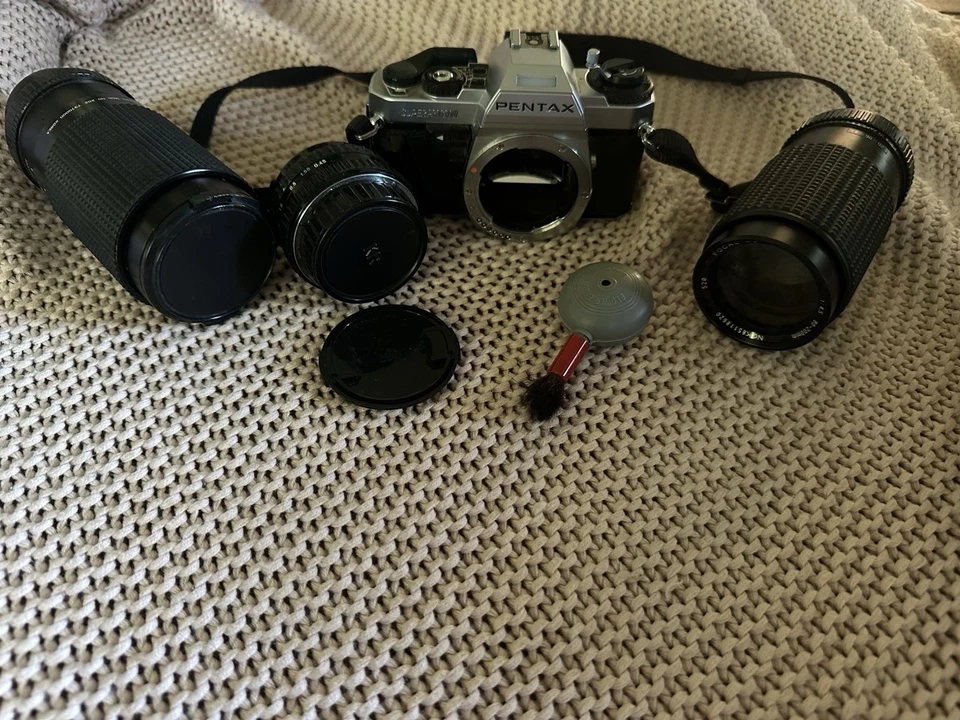Pentax Super Program with Flash, 3 Lenses, Case, and Bag, Full Set - Image 1 of 4