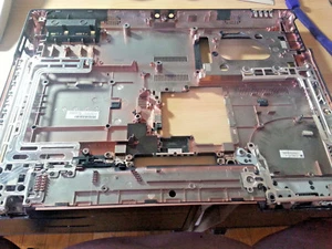 📦 🔥🔥 HP Compaq 487141-001 6730b 6735b Series Laptop Bottom Base Enclosure - Picture 1 of 5