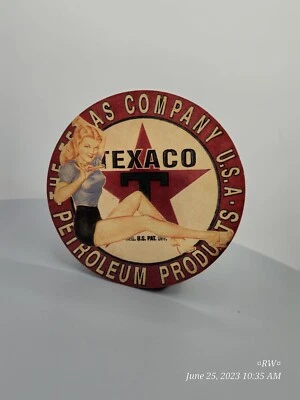 Very Rare 1940's -50's Texaco Petroleum Pinup Girl Advertising Ashtray Insert - Image 1 of 4
