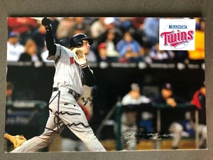 Minnesota Twins JUSTIN MORNEAU autographed Team Issue Postcard - Picture 1 of 1