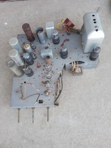 MOTOROLA TS-18A TELEVISION CHASSIS - COMPLETE w/TUBES / BALLAST - ORIGINAL - Picture 1 of 5