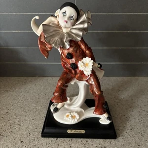 Giuseppe Armani Figurine Clown Ruffles  LITTLE PIERROT WITH DAISIES - Picture 1 of 22