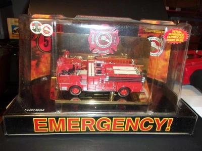 Camión de bomberos Code 3 Emergency 51 Tv Show 1/64 Foto 1 de 4