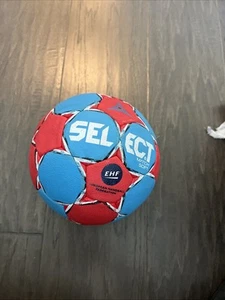 EHF Handball Size 2 - Junior / Ladies - Picture 1 of 5