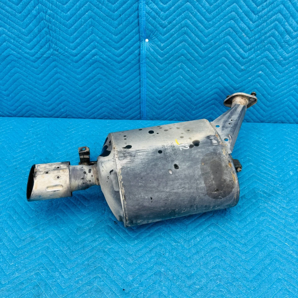 Silenciador de escape trasero izquierdo Infiniti M56 2011-2013 OEM 201001MA1A 127 K Foto 1 de 4